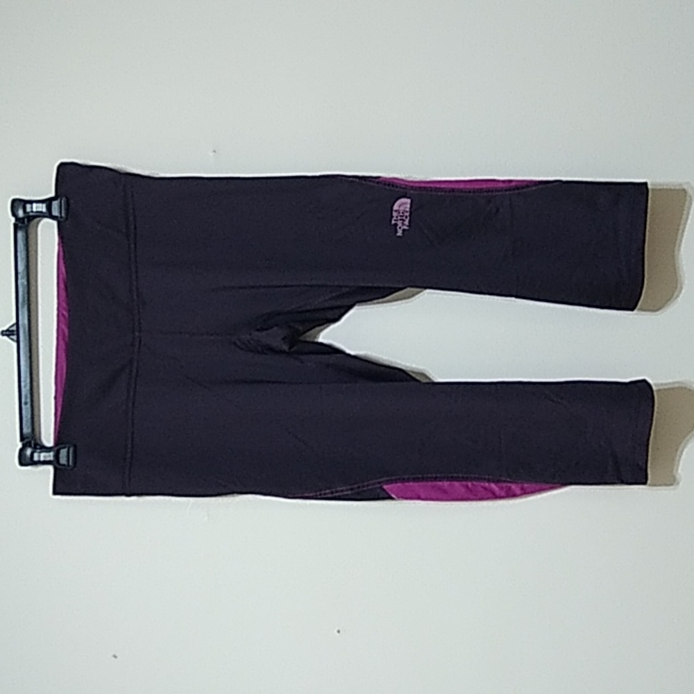 The Northface Flashdry Capri Leggings